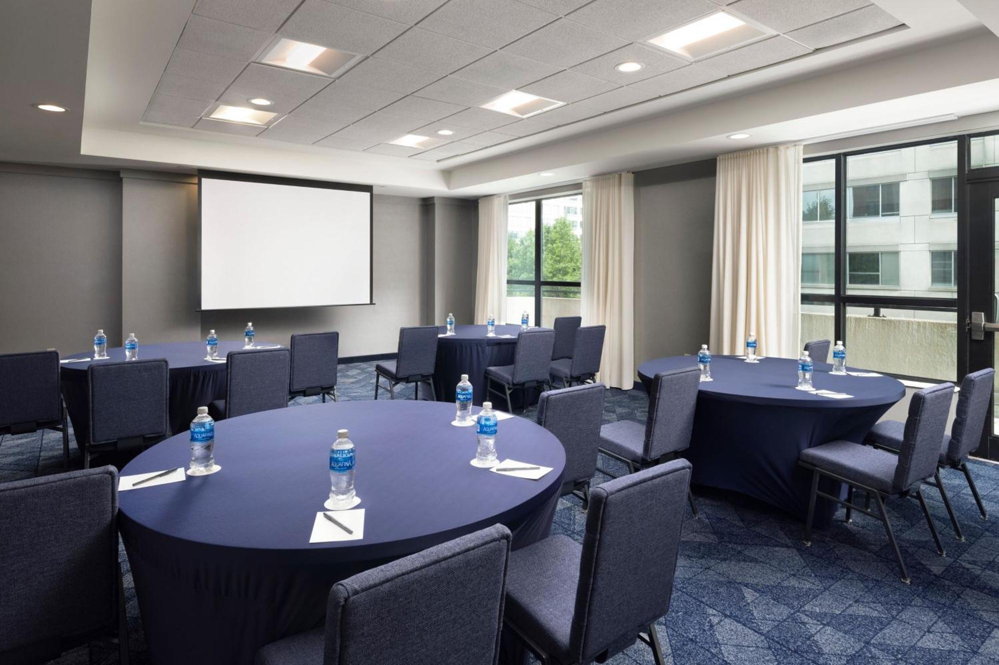 Courtyard By Marriott Washington Capitol Hill/Navy Yard Hotel Exterior photo