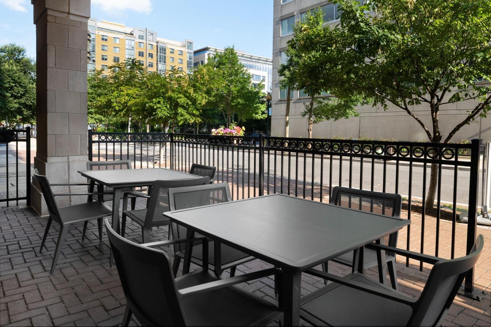 Courtyard By Marriott Washington Capitol Hill/Navy Yard Hotel Exterior photo