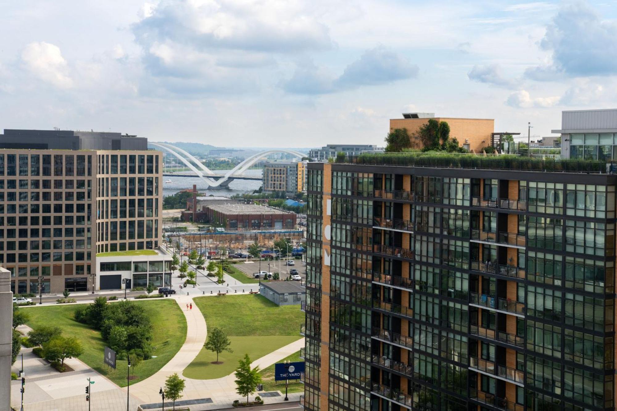 Courtyard By Marriott Washington Capitol Hill/Navy Yard Hotel Exterior photo