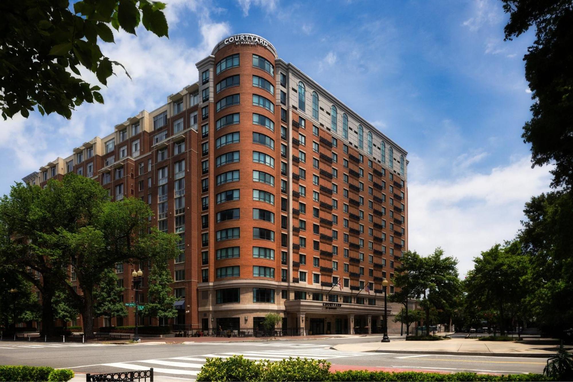 Courtyard By Marriott Washington Capitol Hill/Navy Yard Hotel Exterior photo