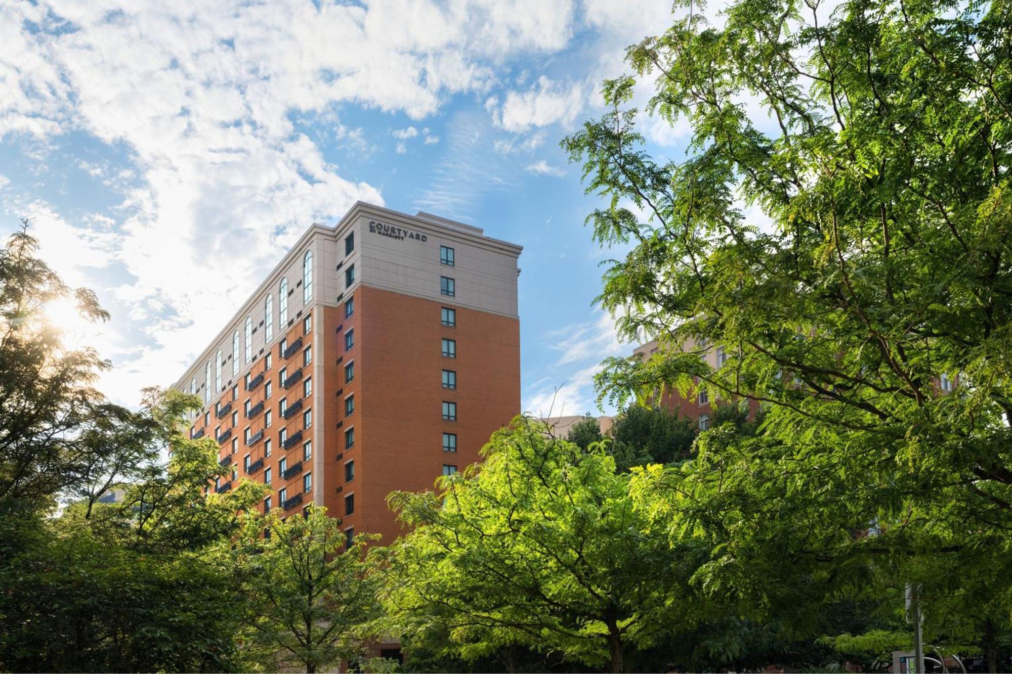 Courtyard By Marriott Washington Capitol Hill/Navy Yard Hotel Exterior photo